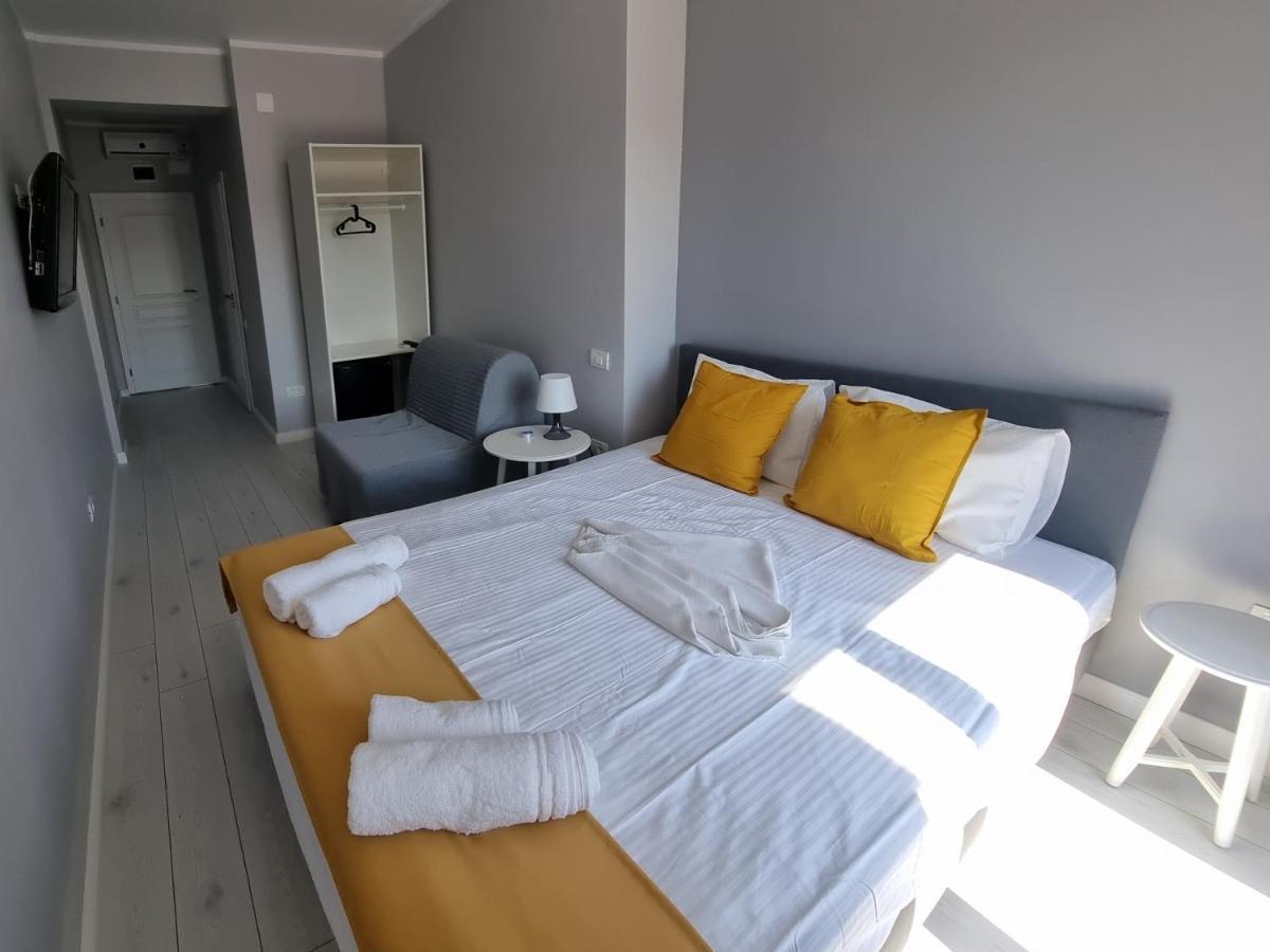 Chg Boutique Hotel Costinesti Exterior photo